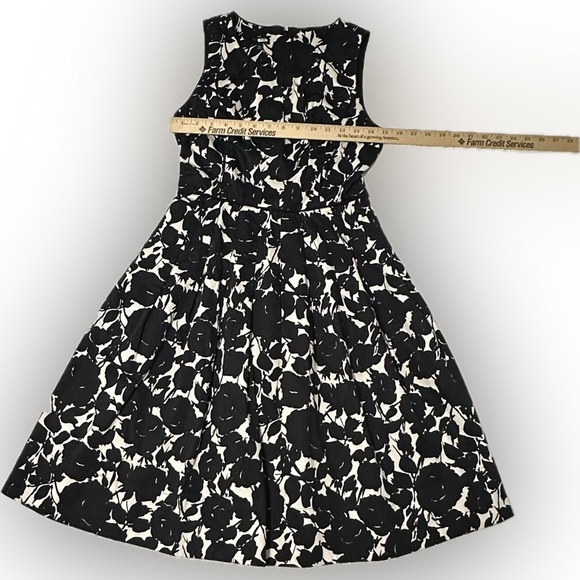 Talbots Petite Sleeveless Floral Fit and Flare Dress-Size 2P - Picture 4 of 7